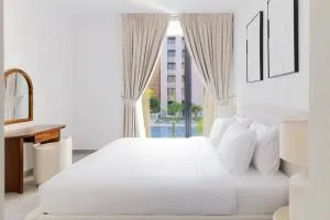 Sahab - Panoramic pool view 1BR Tiraz Building - Al Suyoh