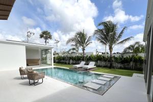 Modern Luxury 4 Bedroom Villa-Bangtao Beach