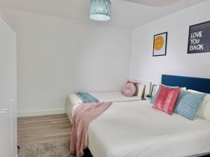 Cosy 1-Bed Flat 30min to Central London & Parking