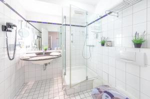 Kapitän Ed an der Seebrücke Zingst