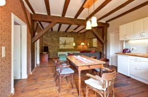 Ferienwohnung Lilie mit Balkon in einer geschmackvoll sanierten Backsteinmühle