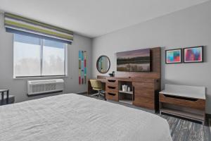 King Room room in Hampton Inn by Hilton Redmond Bend Airport
