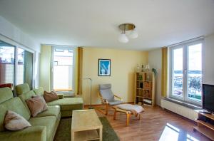 Ferienwohnung Hafenglück- Ideal für Familien mit Balkon und Yachthafenblick