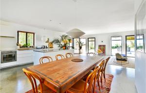 Maisons de vacances House With Swimming Pool : photos des chambres