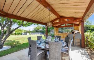 4 Bedroom Amazing Home In Fréjus