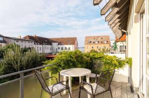 Hafenoase mit Eckbalkon