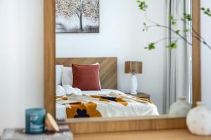 Artistic Retreat in JBR with Private Beach Access