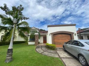 Exclusive house in Tambor golf club and private pool