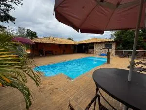 Sítio com área de lazer completa e piscina aquecida - Jequitibá