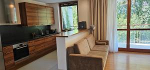 2BR, HBO Max, Coffee, 7 min to airport by VisitWarsaw Apartments