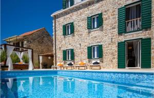 Villa Eterna