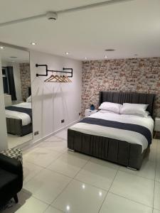 Central Kendal Escape