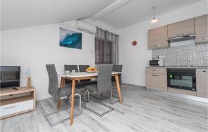 4 Bedroom Pet Friendly Home In Privlaka 