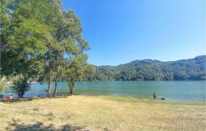 Cozy Apartment In Castelvecchio Pascoli