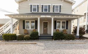 Beachwalk #1 8 Minute walk to the beach