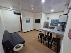 Tropical Twins Apartment - 3hvězdičkové hotely ve městě Quepos