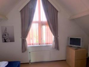 Bungalow in Breskens near the Beach