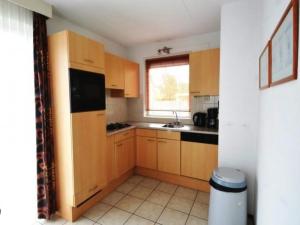 Bungalow in Breskens near the Beach