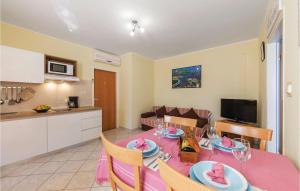 Beautiful Apartment In Pula With Wifi