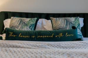 High End Contractor Apartment - 5 Separate Beds - Free Parking