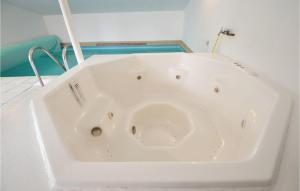 Beautiful Home In Ebeltoft With Sauna