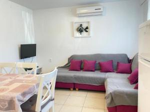 Apartments Mandre Vito