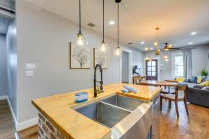 about 2 Mi to Dtwn San Antonio Comfy Home with Yard!