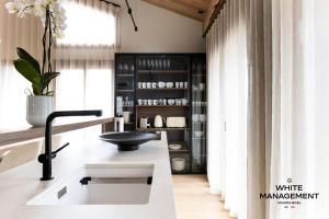 Résidence Les Glaciers - Chaleureux chalet contemporain à Courchevel 1650 MAE-4431