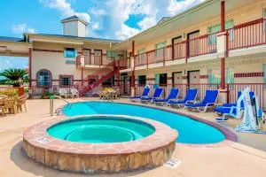 Hill Country Inn & Suites - New Braunfels, Gruene - 新布朗费尔斯
