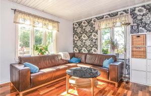 4 Bedroom Nice Home In Sollebrunn