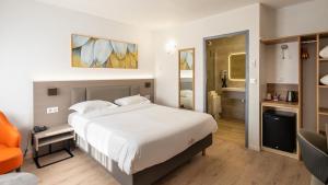 Hotels Hotel Tambourin : photos des chambres