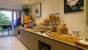 Hotels Hotel Tambourin : photos des chambres