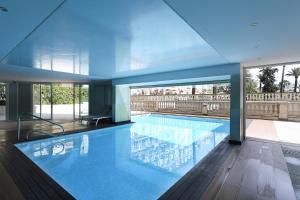 Victoria Bergamote Attic - Happy Rentals