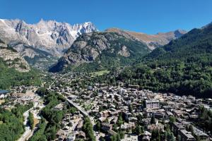Beautiful Flat In Courmayeur - Happy Rentals