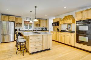 2 Mi to Winnipesaukee Shores Gunstock Retreat