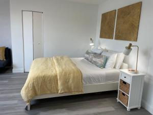 TROPICAL HAVEN POOL & 2BLOCKS TO BEACh