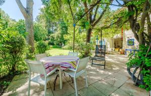 Maisons de vacances Cozy Home In Aix-En-Provence With Wifi : photos des chambres