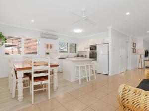 Martys Little Beach No 1 Two Story Apartment