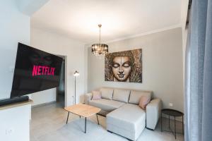 Totemic Vista by Nexus, with Jacuzzi and Views next to Ataturk