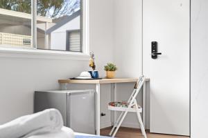 Elegant Queen Room at Botany - Nearby Airport - Shared Bathroom