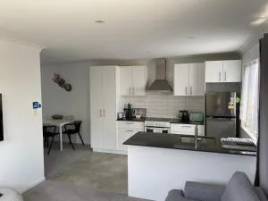 2BD Family or Couple Guesthouse Upstairs near Turf club, HOTA in Bundall - 黄金海岸