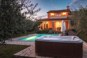 Casa Clara mit Jacuzzi und Panoramameerblick