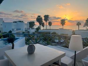 Sunset Deluxe Villa and Studios