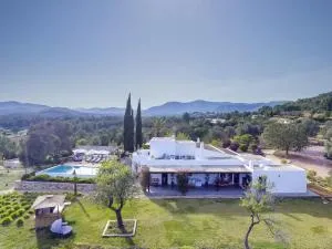 Rural hideaway villa in StCarlos - Cala Llena