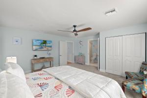 2 Bed 2 Bath Modern Naples Beach Bungalow