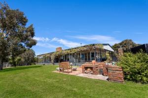 Chenu Lakeside Homestead