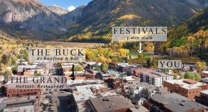 Top Floor Condo with Balcony - Steps To Lifts & Main Street condo