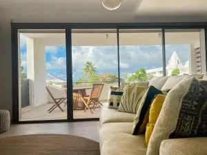 Cheerful Lemon Condo - Baie Nettle