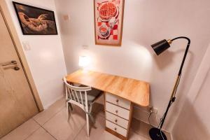 Spacious Pool View 2br 2bath Apt in Makati