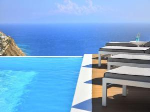 Coastal retreat with wellness